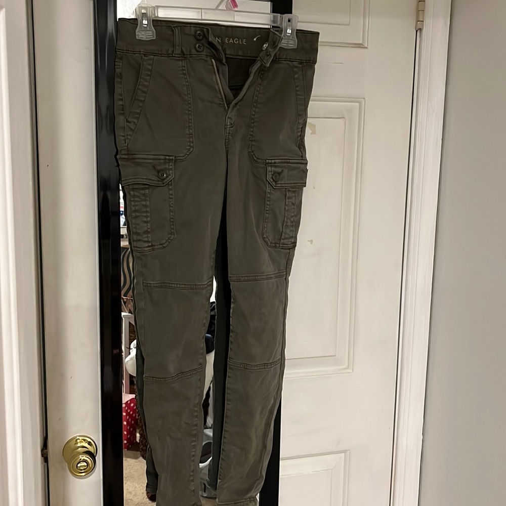 American Eagle ultra high-rise cargo jeggings (4 Regular)